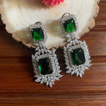 Load image into Gallery viewer, American Diamond Green Beautiful Necklace Set