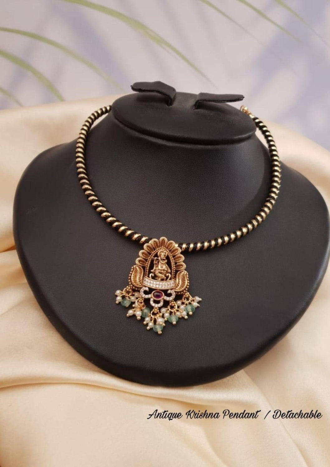 Antique Temple Detachable Pendant Set