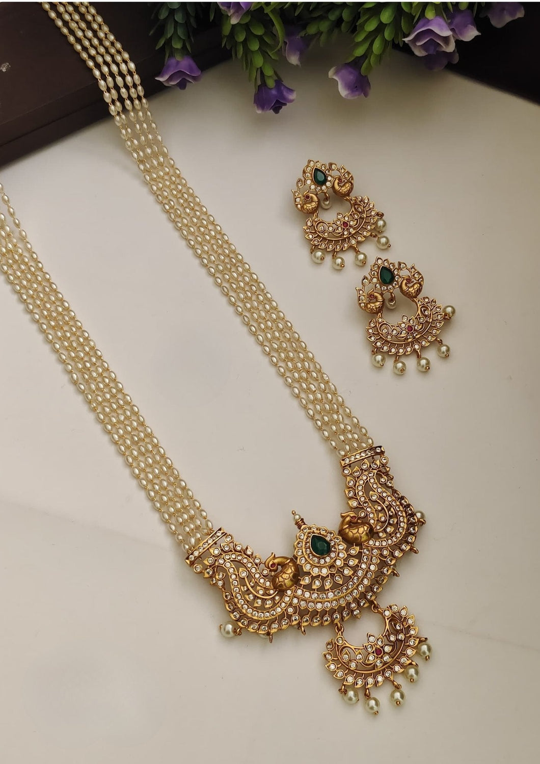 Bride Wear Kundan Necklace With Earrings Set