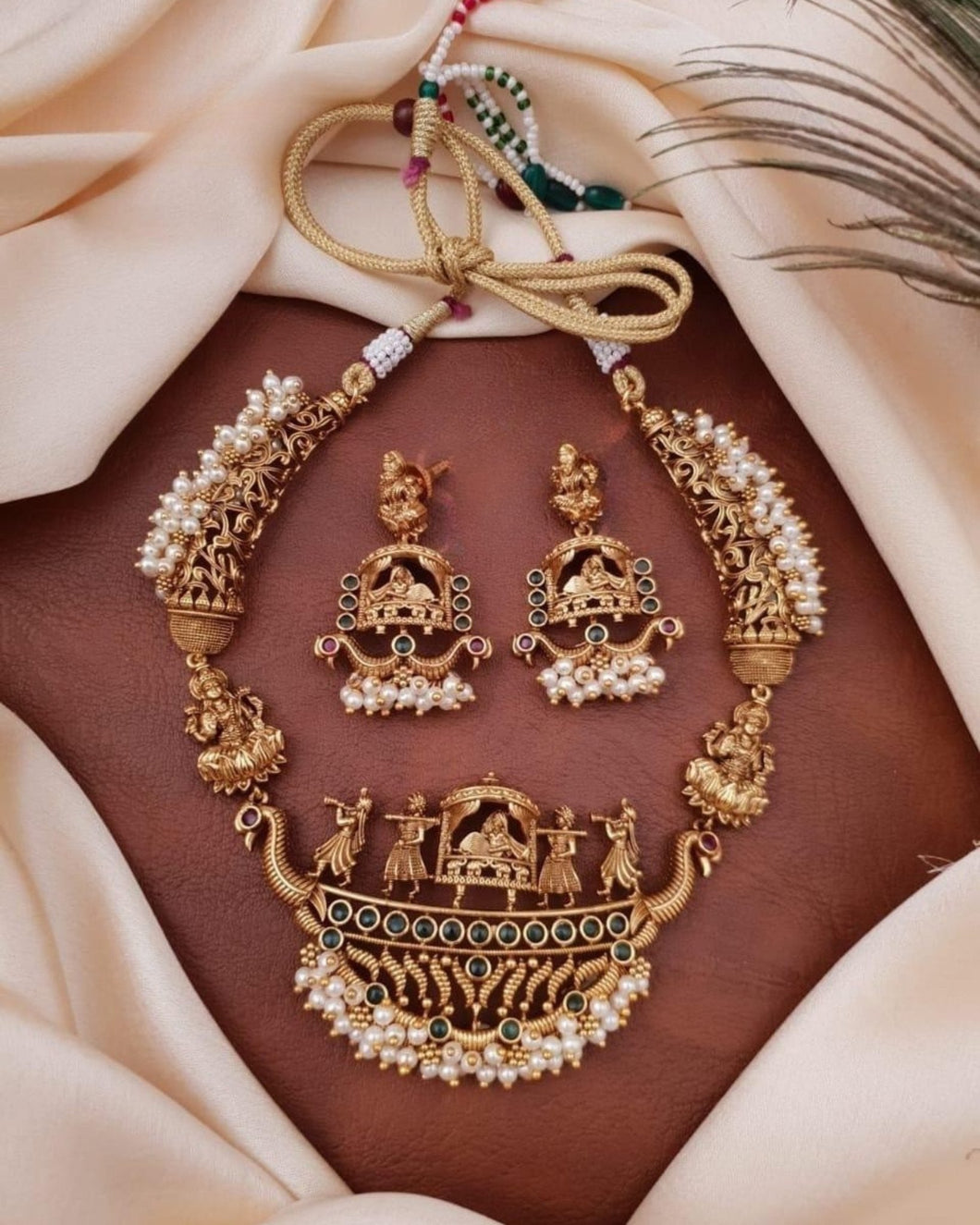 Beautiful Kundan Temple Necklace with Earrings